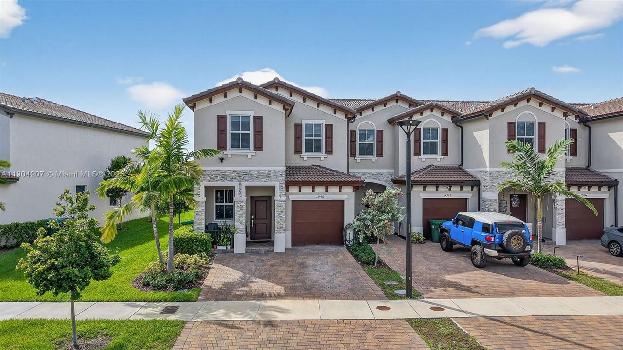 На продажу: $630,000 (4 спален, 2 ванн, 1820 Квадратных фут)