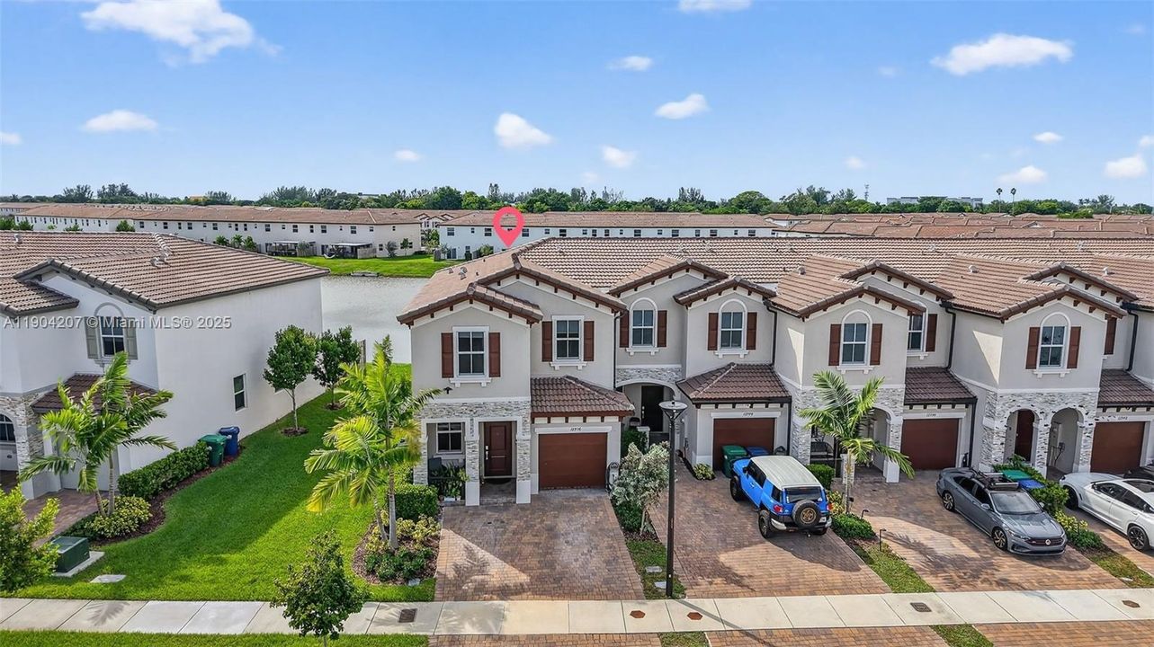 На продажу: $630,000 (4 спален, 2 ванн, 1820 Квадратных фут)