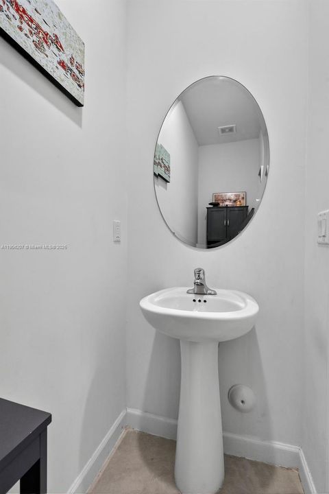 На продажу: $630,000 (4 спален, 2 ванн, 1820 Квадратных фут)