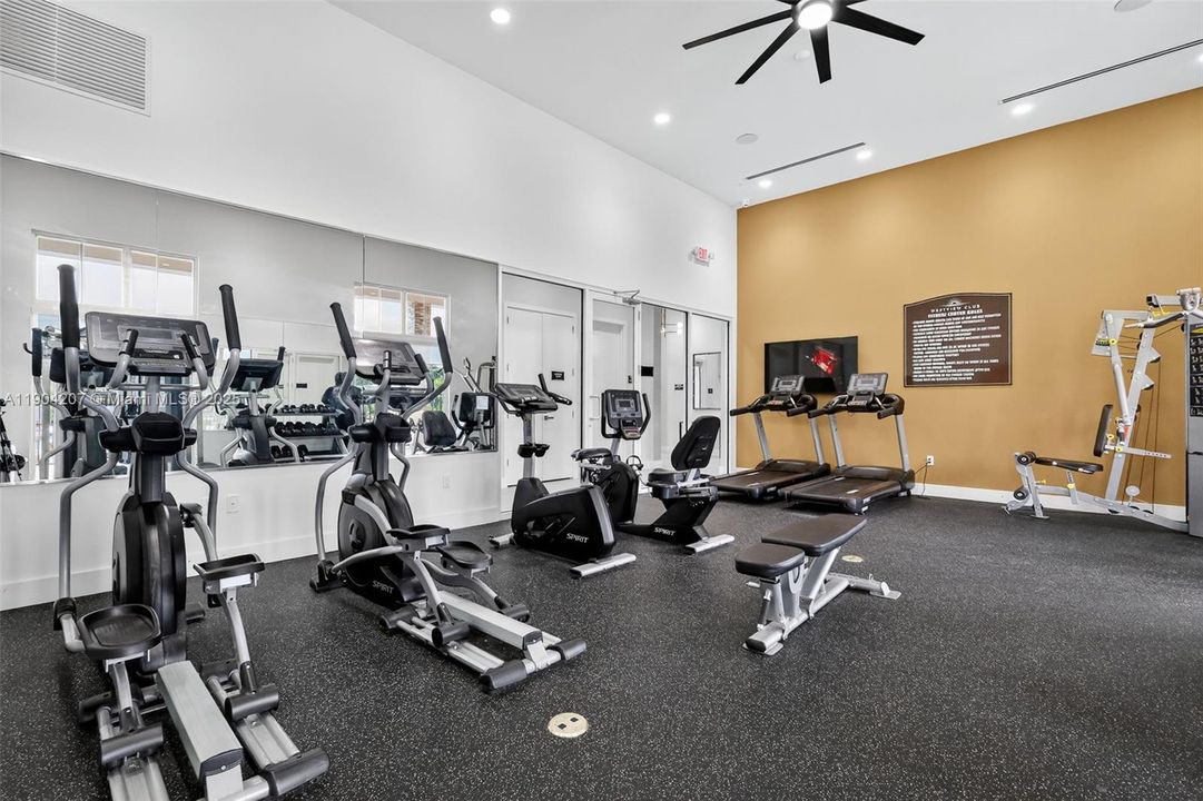 На продажу: $630,000 (4 спален, 2 ванн, 1820 Квадратных фут)