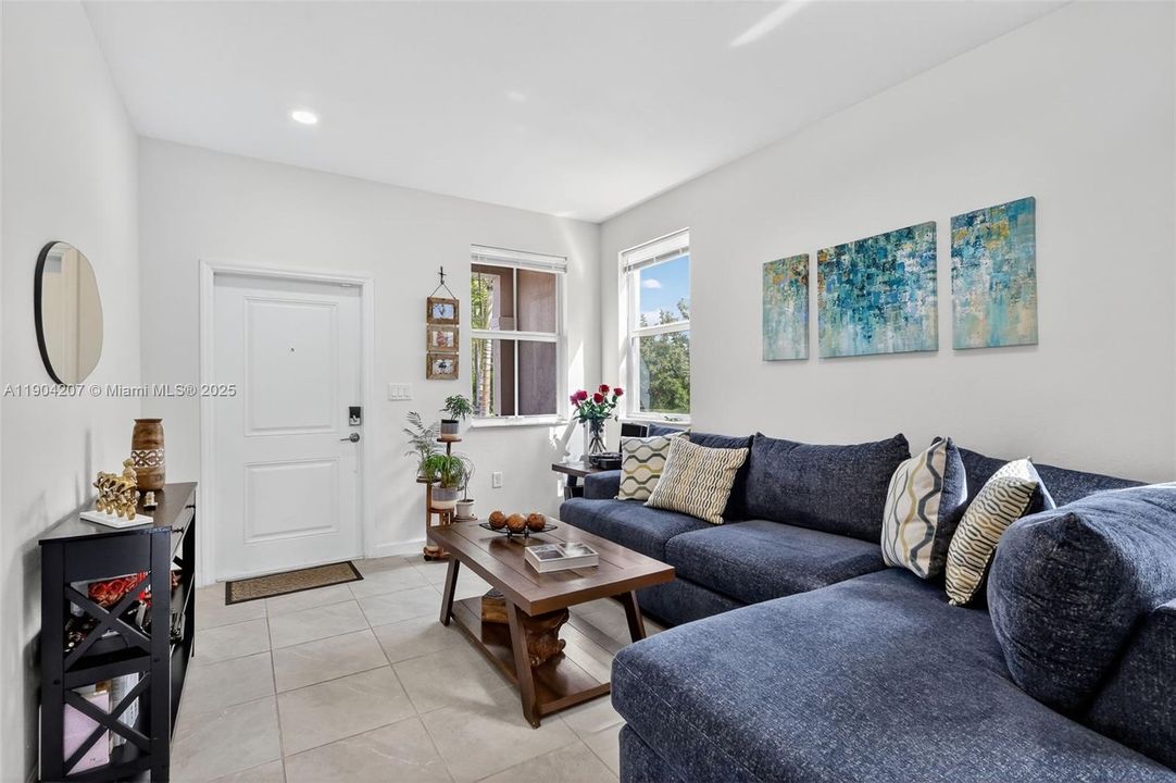 На продажу: $630,000 (4 спален, 2 ванн, 1820 Квадратных фут)