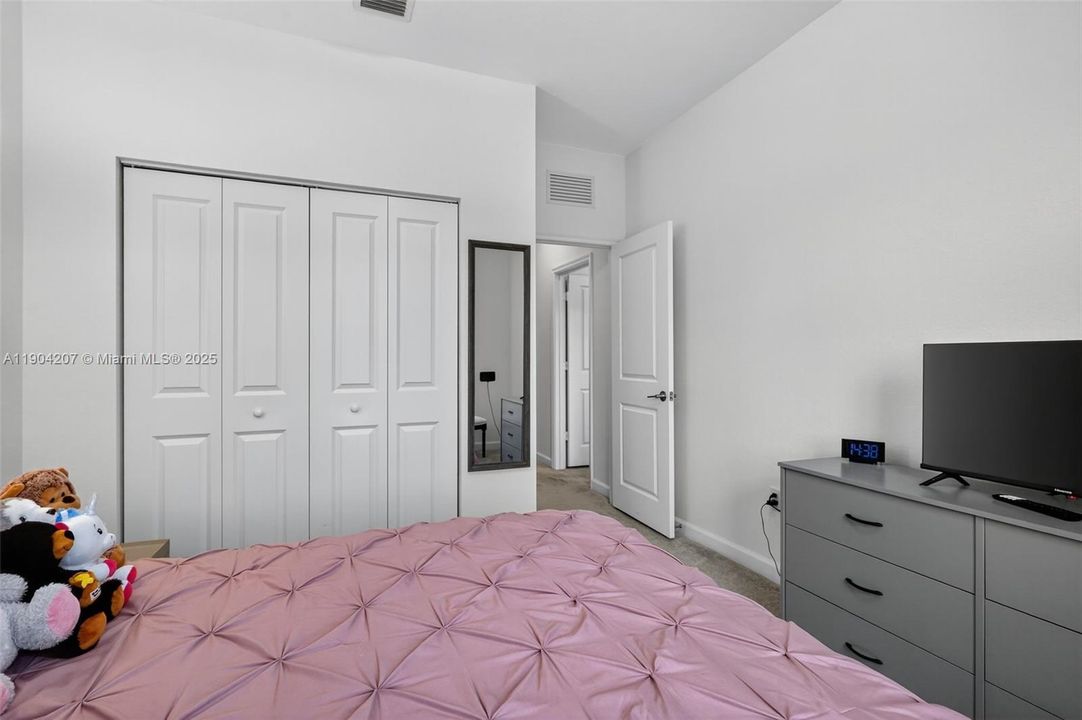 На продажу: $630,000 (4 спален, 2 ванн, 1820 Квадратных фут)