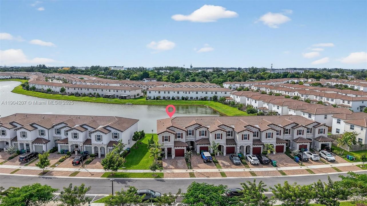 На продажу: $630,000 (4 спален, 2 ванн, 1820 Квадратных фут)