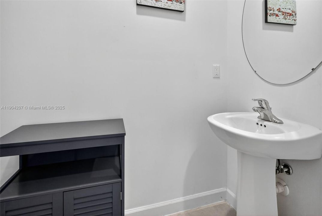 На продажу: $630,000 (4 спален, 2 ванн, 1820 Квадратных фут)