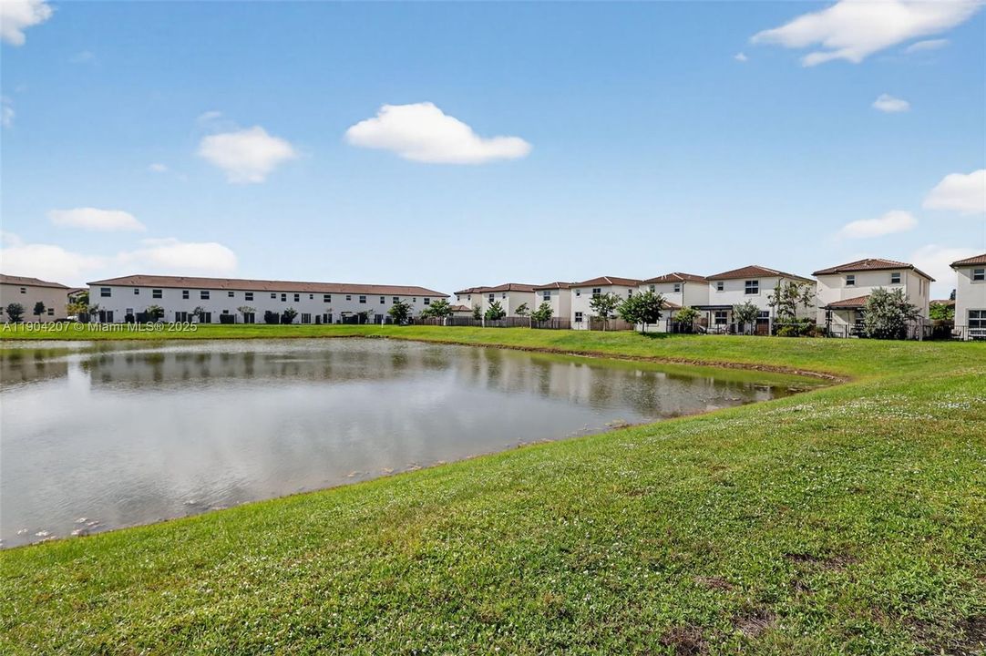 На продажу: $630,000 (4 спален, 2 ванн, 1820 Квадратных фут)