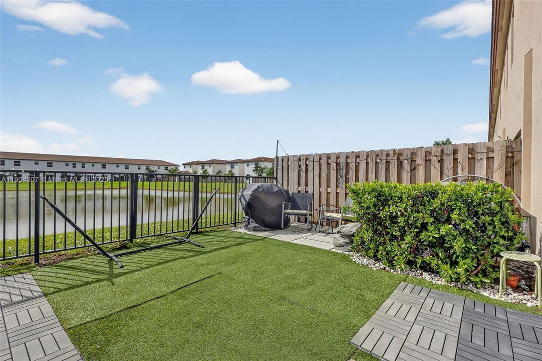 На продажу: $630,000 (4 спален, 2 ванн, 1820 Квадратных фут)