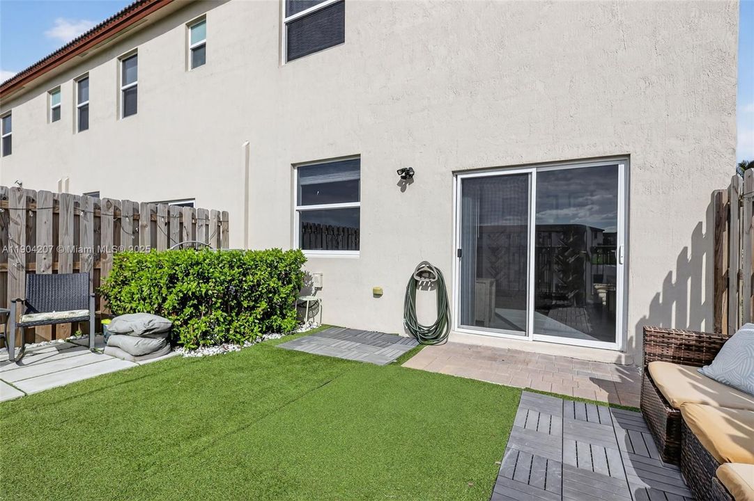 На продажу: $630,000 (4 спален, 2 ванн, 1820 Квадратных фут)