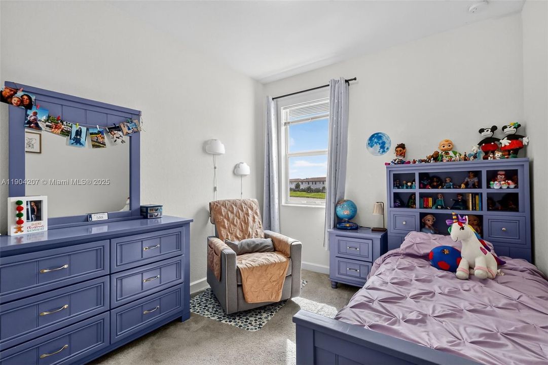 На продажу: $630,000 (4 спален, 2 ванн, 1820 Квадратных фут)