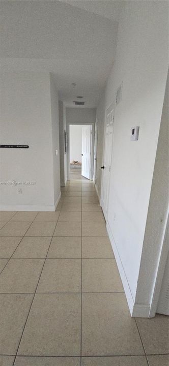 For Sale: $239,000 (1 beds, 1 baths, 746 Square Feet)