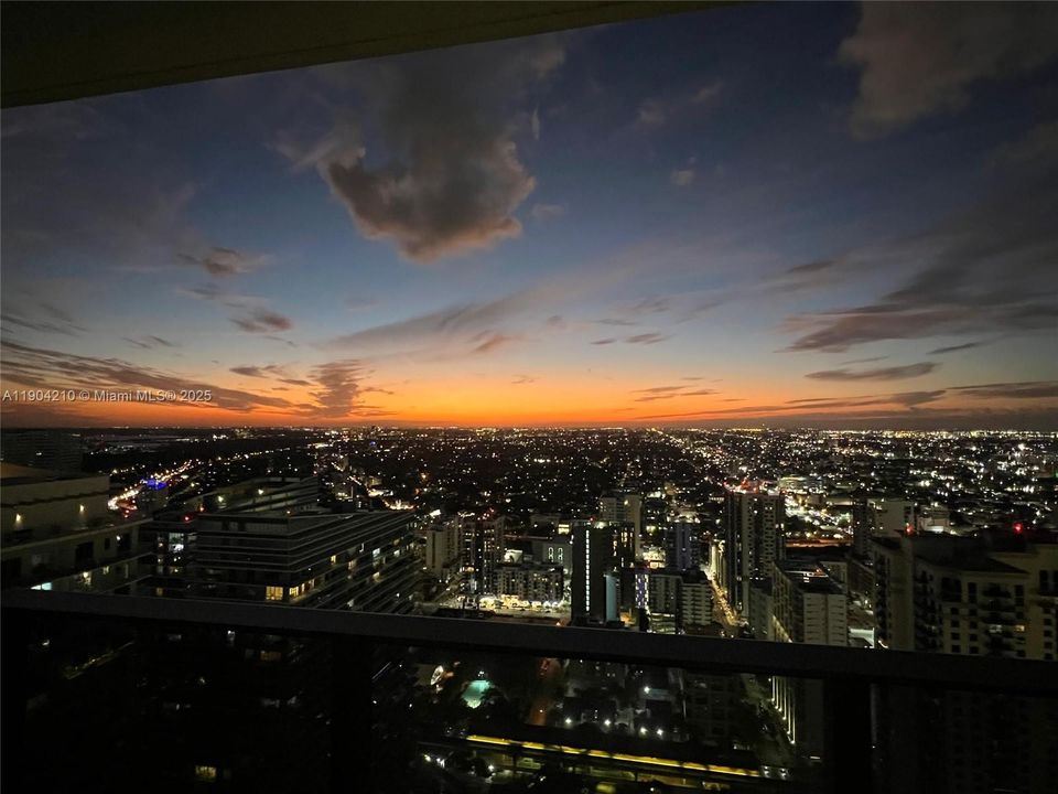 For Rent: $10,800 (3 beds, 3 baths, 1685 Square Feet)