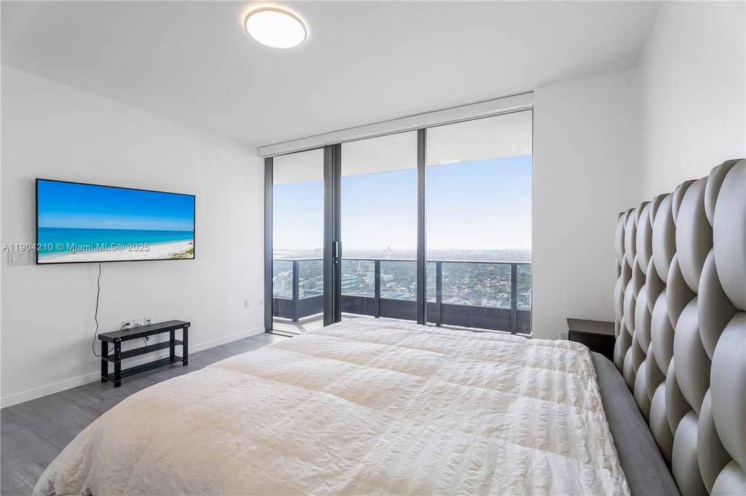 For Rent: $10,800 (3 beds, 3 baths, 1685 Square Feet)