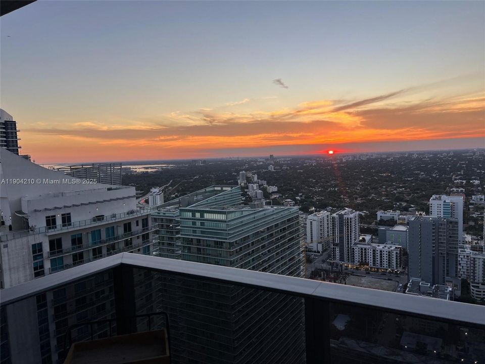 For Rent: $10,800 (3 beds, 3 baths, 1685 Square Feet)