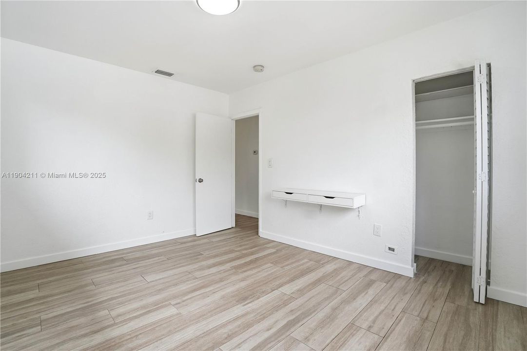 For Rent: $2,250 (2 beds, 1 baths, 700 Square Feet)