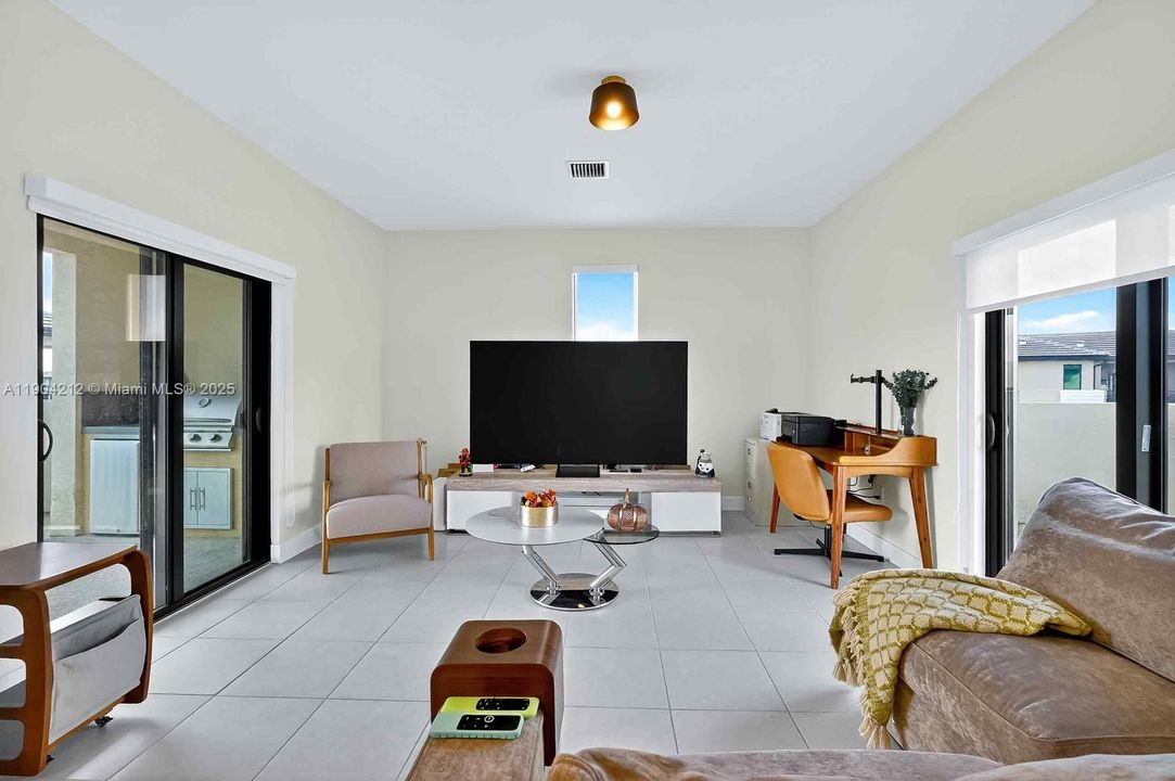 En Venta: $859,900 (3 camas, 3 baños, 1929 Pies cuadrados)