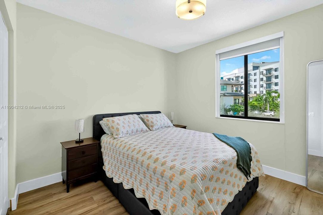 En Venta: $859,900 (3 camas, 3 baños, 1929 Pies cuadrados)