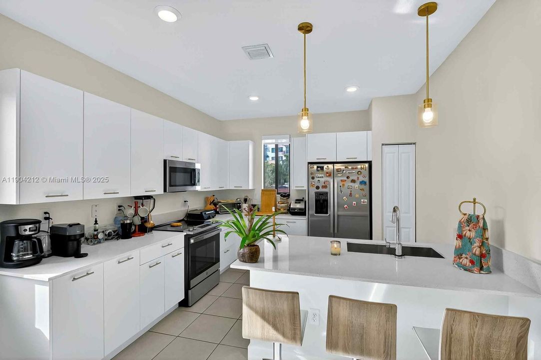 En Venta: $859,900 (3 camas, 3 baños, 1929 Pies cuadrados)