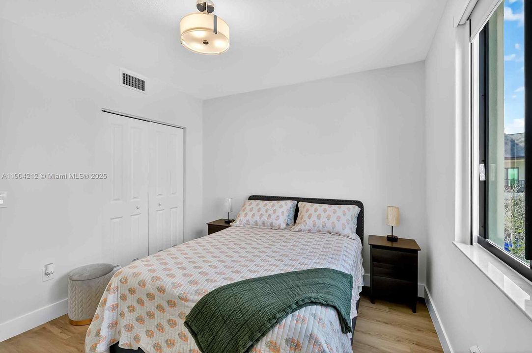 En Venta: $859,900 (3 camas, 3 baños, 1929 Pies cuadrados)