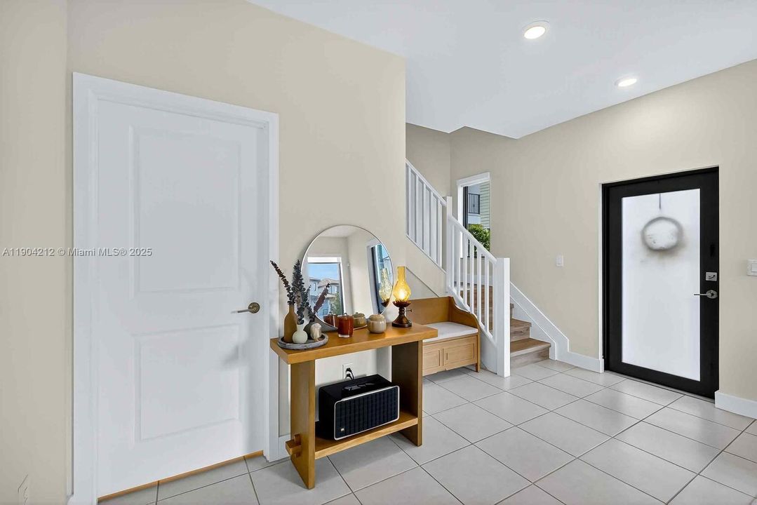 En Venta: $859,900 (3 camas, 3 baños, 1929 Pies cuadrados)