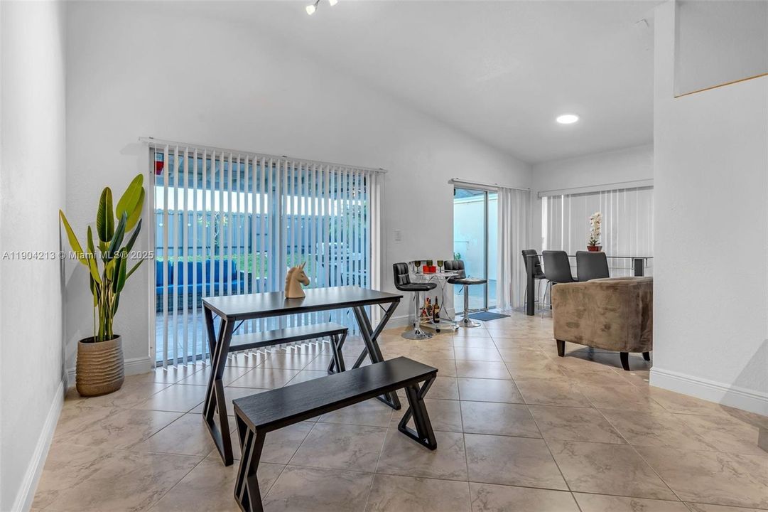 Active With Contract: $550,000 (3 beds, 2 baths, 1365 Square Feet)