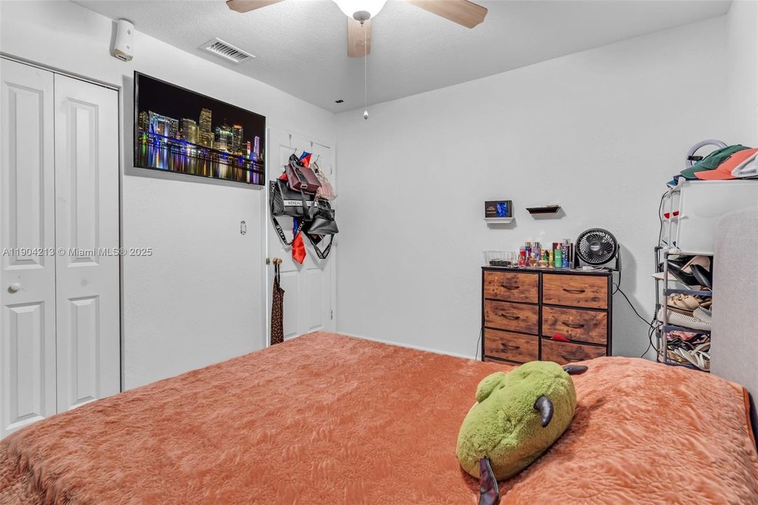 Active With Contract: $550,000 (3 beds, 2 baths, 1365 Square Feet)