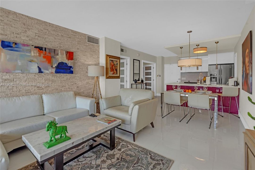 For Sale: $595,000 (2 beds, 2 baths, 870 Square Feet)