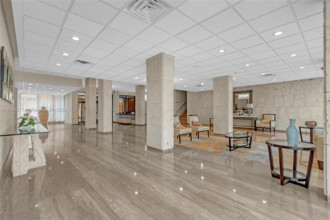 For Sale: $595,000 (2 beds, 2 baths, 870 Square Feet)