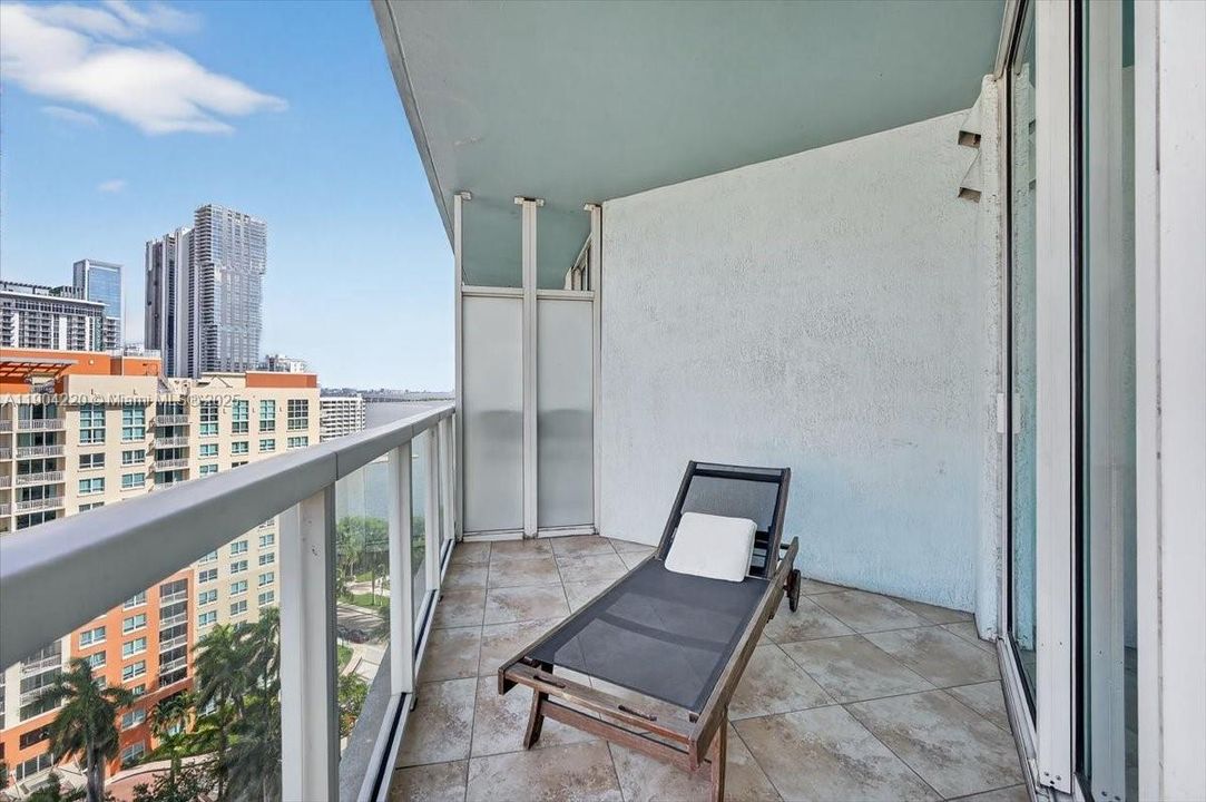 待售: $635,000 (2 贝兹, 2 浴室, 1162 平方英尺)