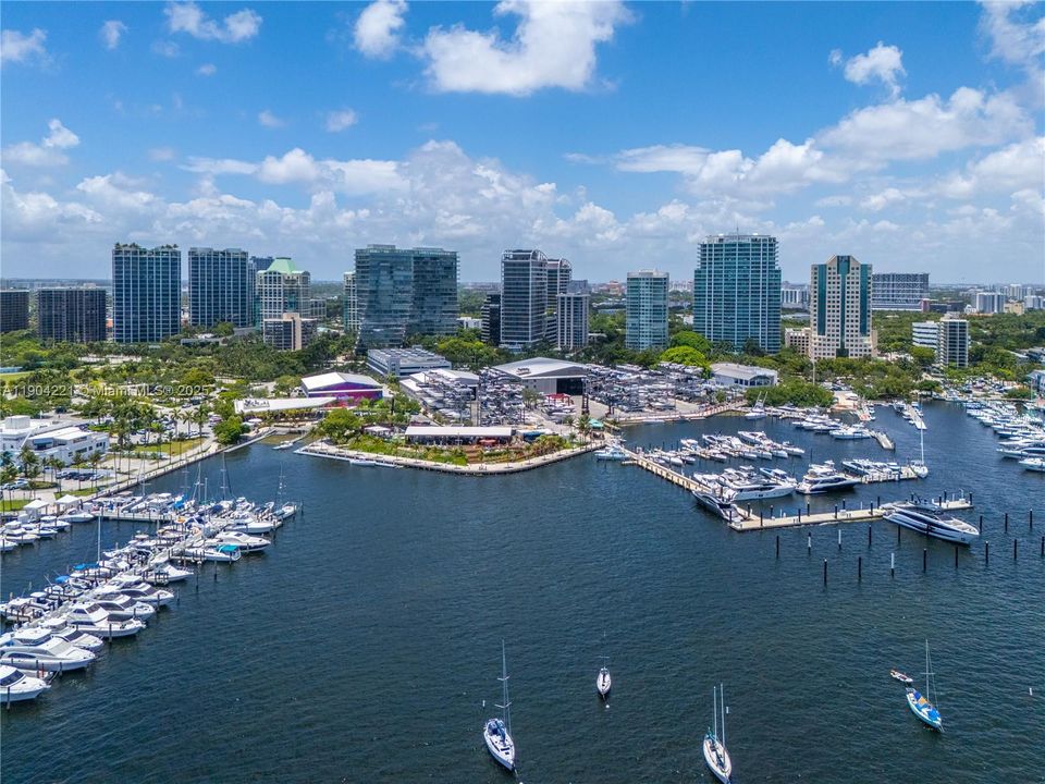 Recently Rented: $9,200 (2 beds, 2 baths, 982 Square Feet)