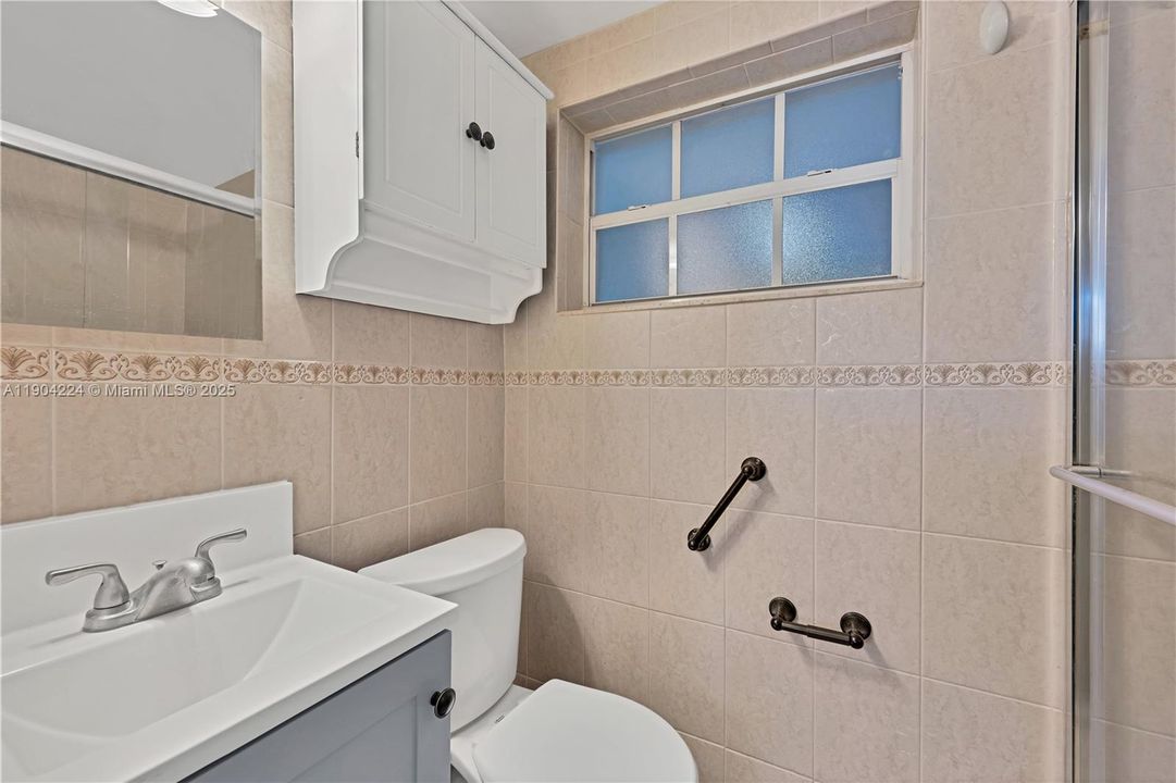 For Rent: $5,000 (3 beds, 3 baths, 1659 Square Feet)