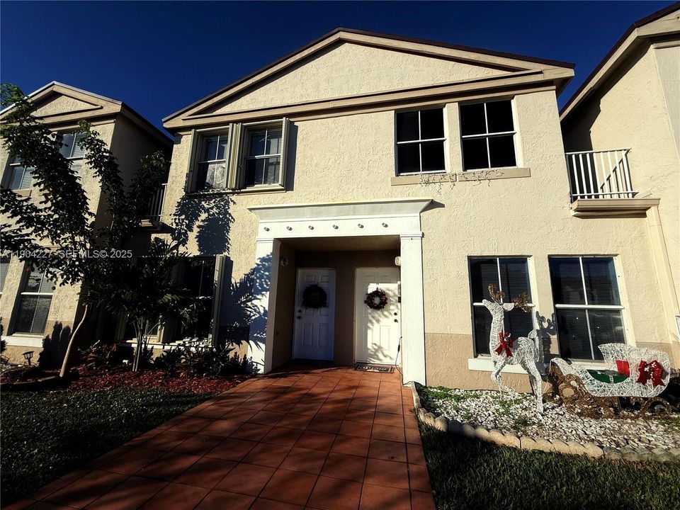 En Venta: $395,000 (3 camas, 2 baños, 1470 Pies cuadrados)