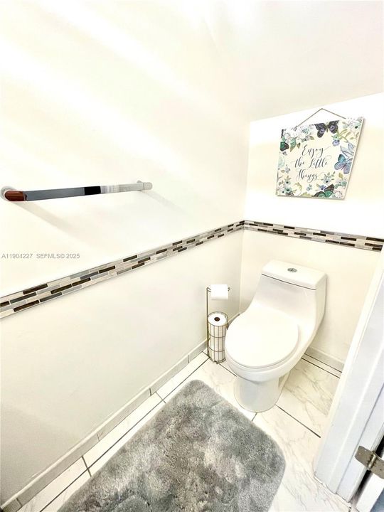 En Venta: $395,000 (3 camas, 2 baños, 1470 Pies cuadrados)