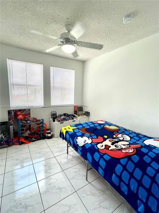 En Venta: $395,000 (3 camas, 2 baños, 1470 Pies cuadrados)