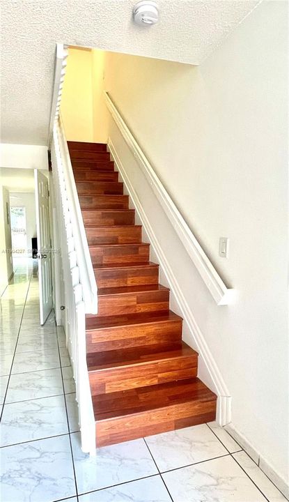 En Venta: $395,000 (3 camas, 2 baños, 1470 Pies cuadrados)