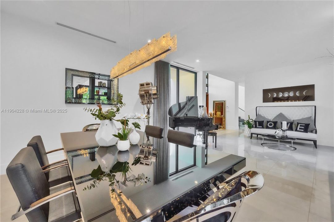 For Sale: $6,995,000 (5 beds, 5 baths, 3749 Square Feet)