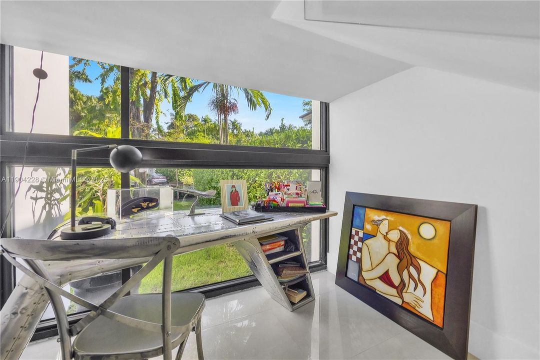 For Sale: $6,995,000 (5 beds, 5 baths, 3749 Square Feet)