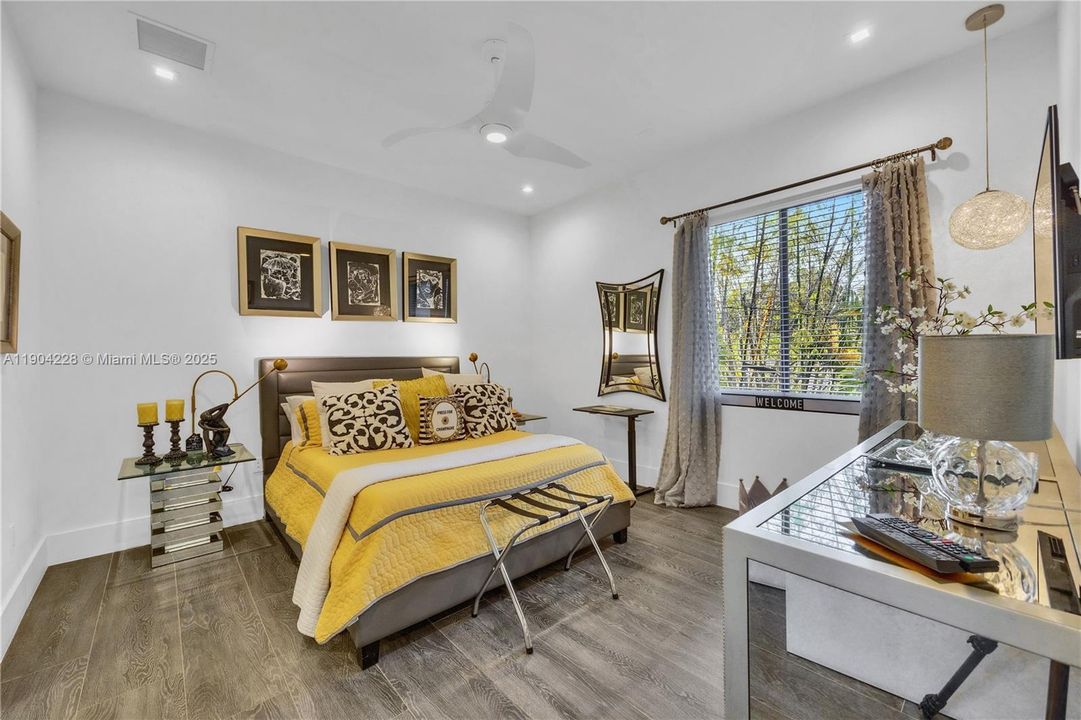 For Sale: $6,995,000 (5 beds, 5 baths, 3749 Square Feet)