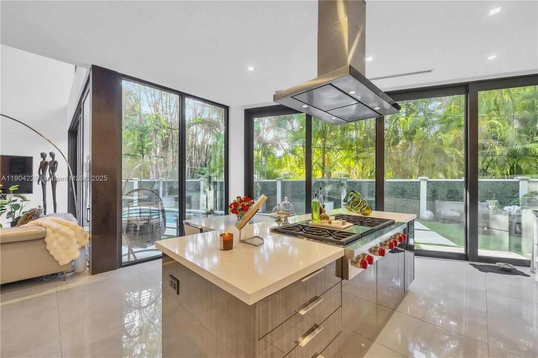 For Sale: $6,995,000 (5 beds, 5 baths, 3749 Square Feet)