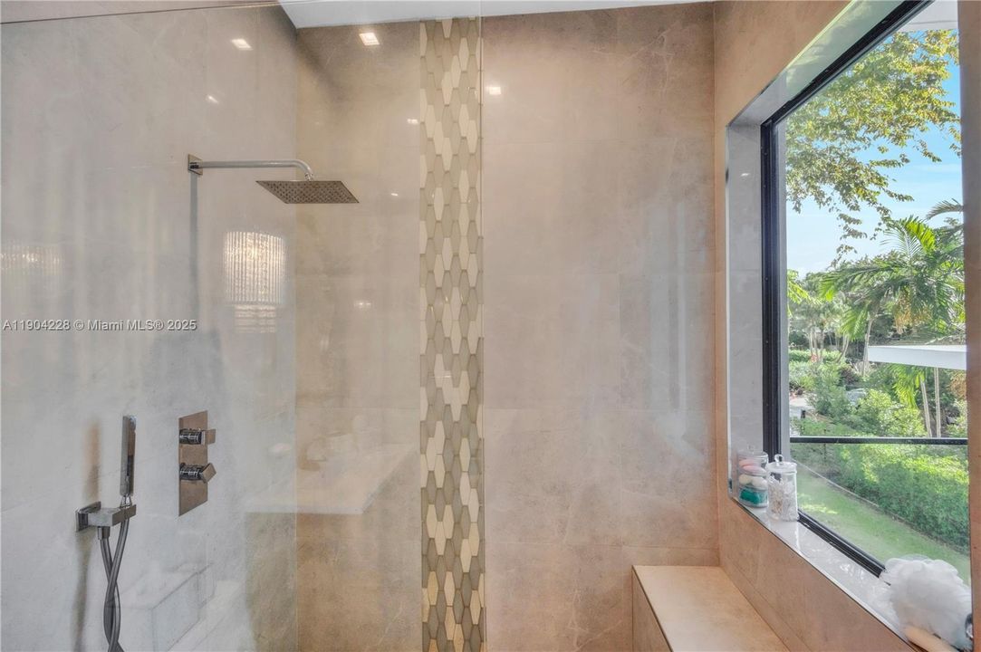 For Sale: $6,995,000 (5 beds, 5 baths, 3749 Square Feet)