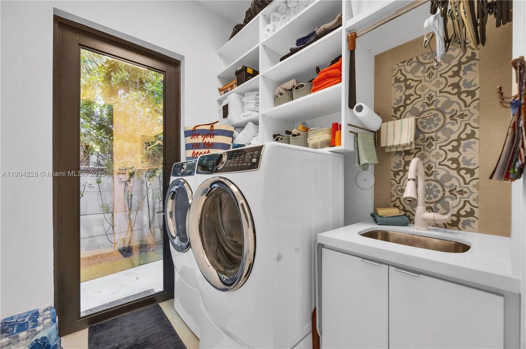 For Sale: $6,995,000 (5 beds, 5 baths, 3749 Square Feet)