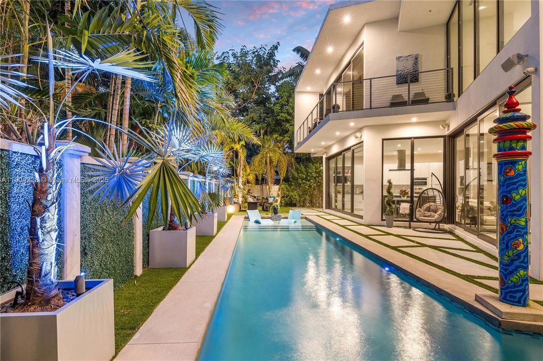 For Sale: $6,995,000 (5 beds, 5 baths, 3749 Square Feet)