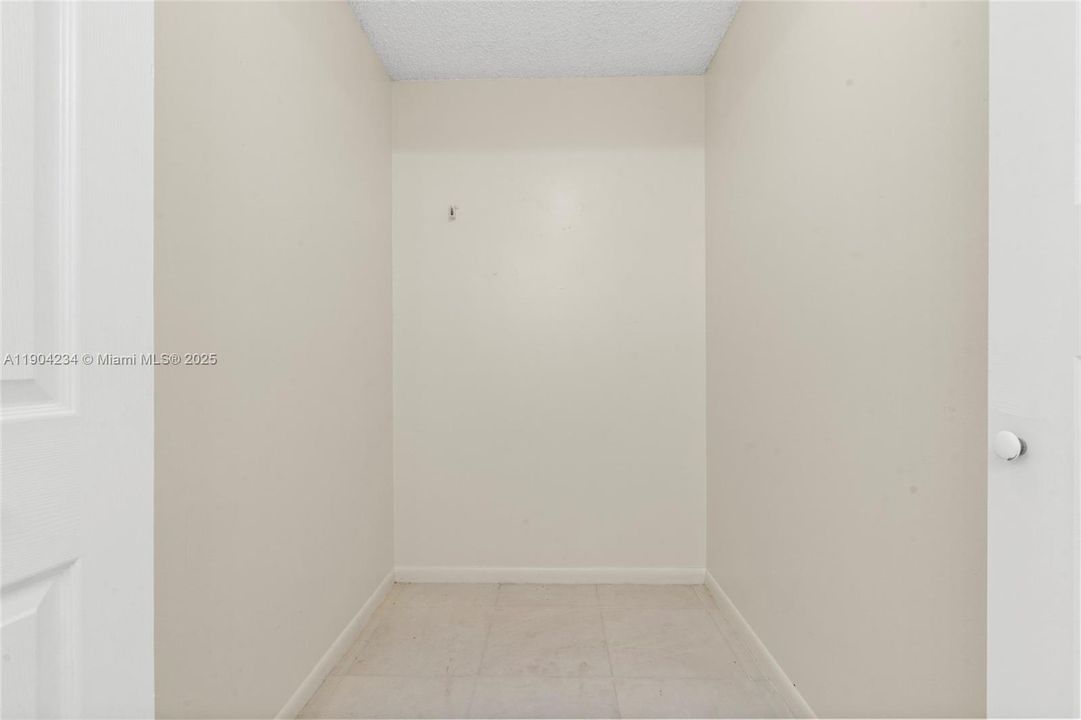 На продажу: $282,000 (2 спален, 2 ванн, 1186 Квадратных фут)