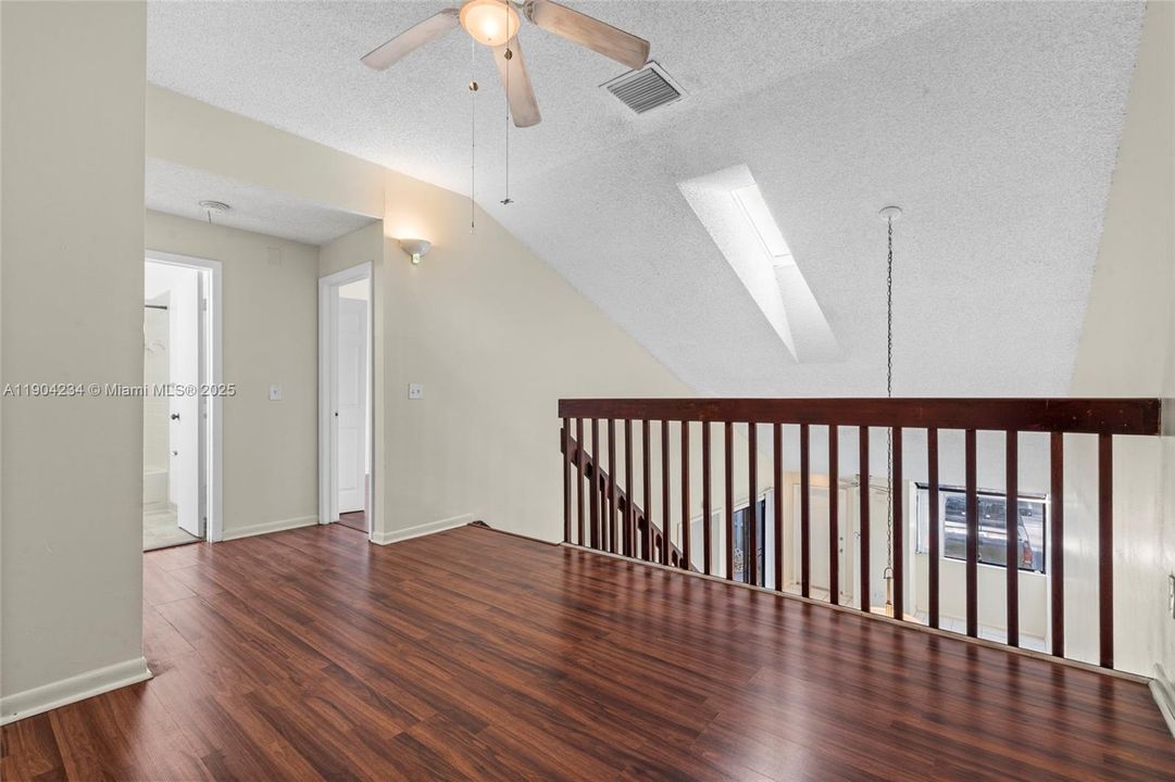 На продажу: $282,000 (2 спален, 2 ванн, 1186 Квадратных фут)