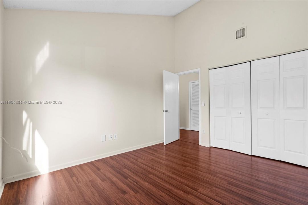 На продажу: $282,000 (2 спален, 2 ванн, 1186 Квадратных фут)