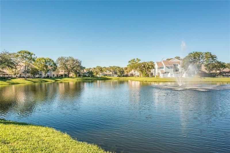 На продажу: $282,000 (2 спален, 2 ванн, 1186 Квадратных фут)