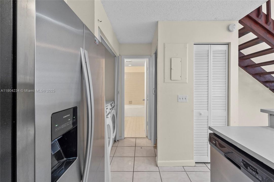 На продажу: $282,000 (2 спален, 2 ванн, 1186 Квадратных фут)