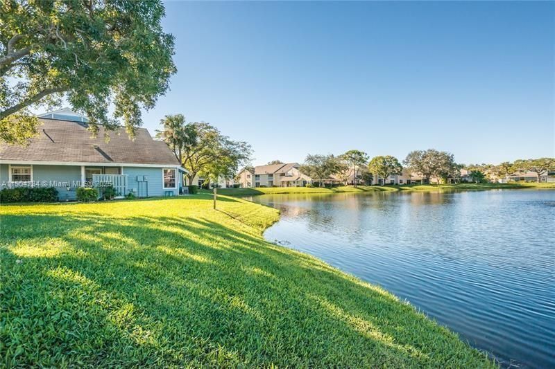 На продажу: $282,000 (2 спален, 2 ванн, 1186 Квадратных фут)