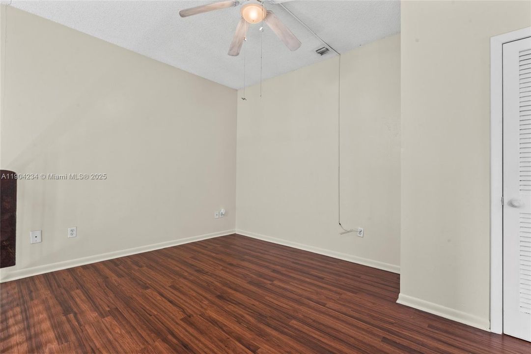 На продажу: $282,000 (2 спален, 2 ванн, 1186 Квадратных фут)