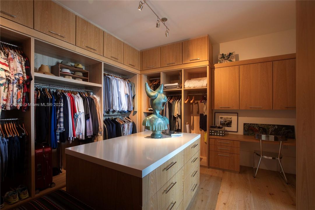 For Sale: $12,500,000 (4 beds, 4 baths, 4771 Square Feet)