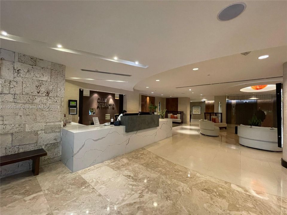 Под контрактом: $780,000 (2 спален, 2 ванн, 1005 Квадратных фут)