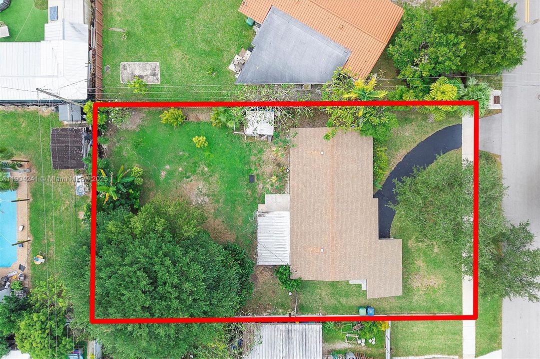 Active With Contract: $519,500 (3 beds, 2 baths, 1275 Square Feet)